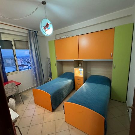 3 Bedrooms Apartment Shkoder Bagian luar foto