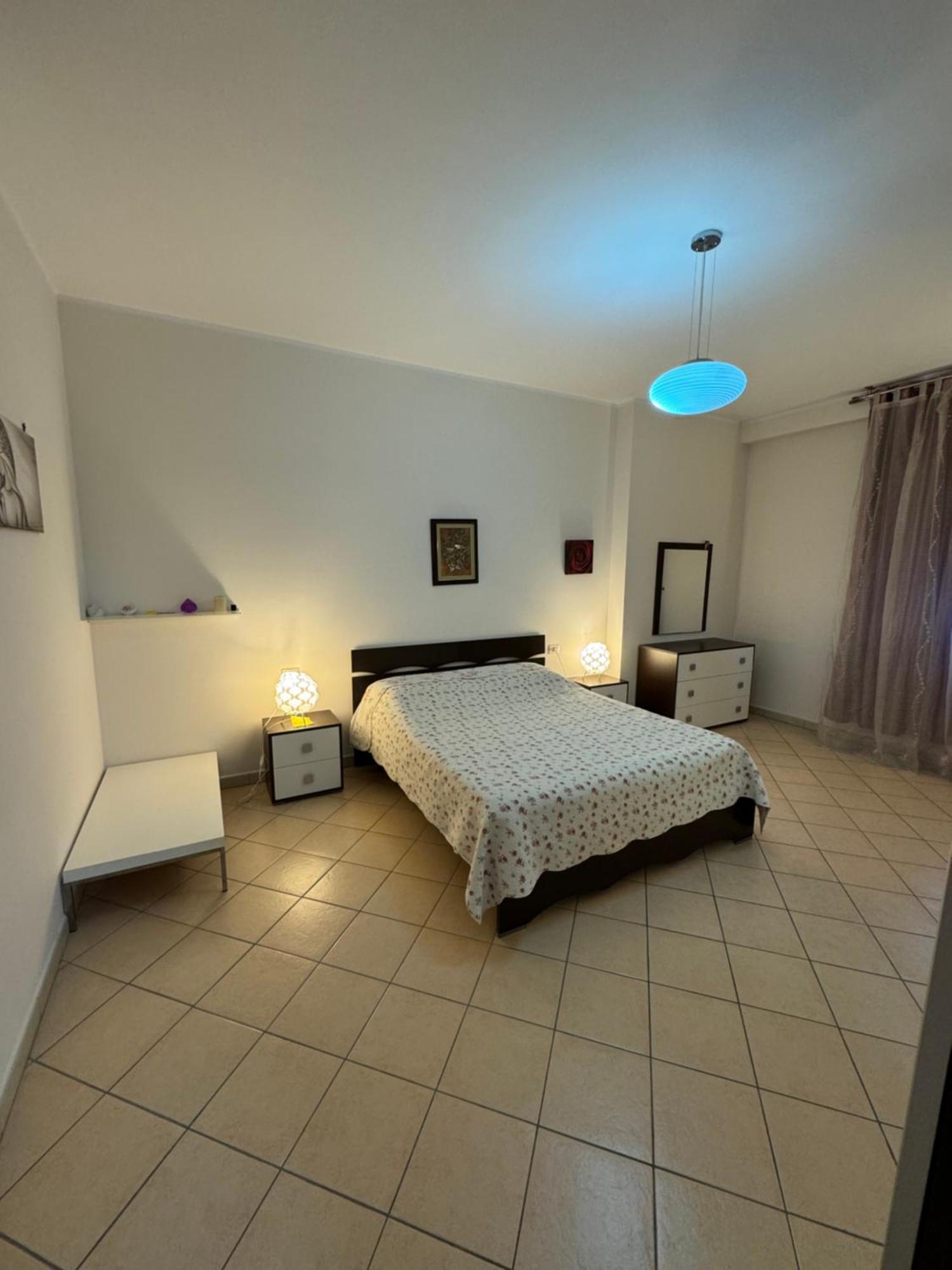 3 Bedrooms Apartment Shkoder Bagian luar foto