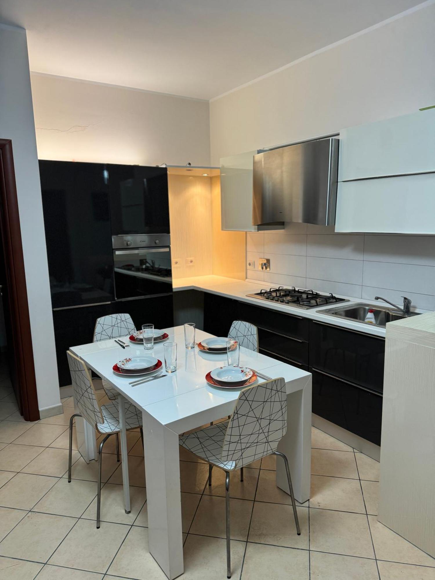 3 Bedrooms Apartment Shkoder Bagian luar foto